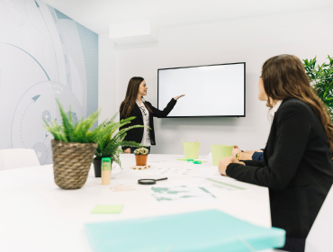 How Corporate Offices Use SMD Screens for Branding & Communication